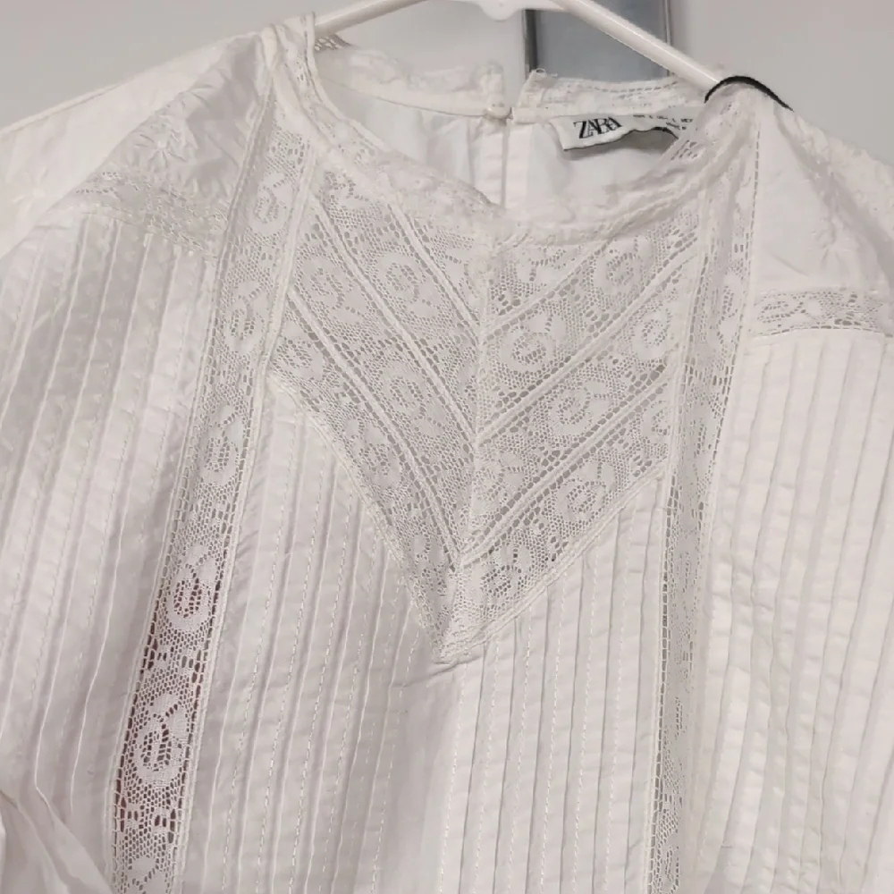 Zara Women White Romantic Embroidered Blouse Puffed Sleeves L NWT 7521/042